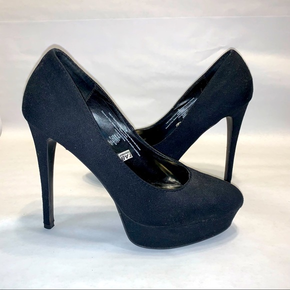 Xhilaration black faux suede platform heels - Picture 1 of 14
